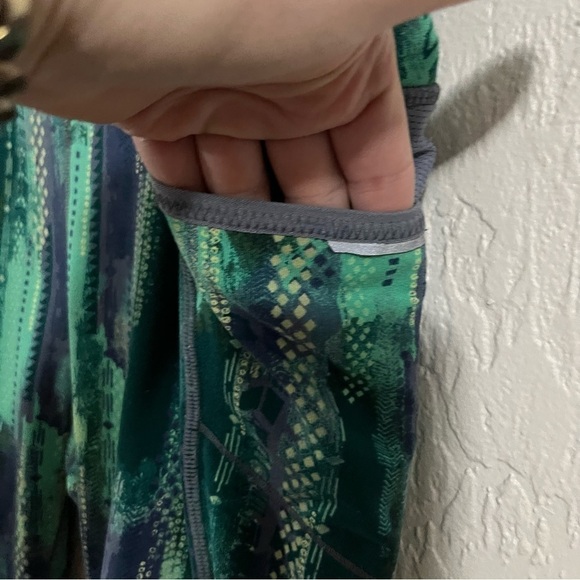 Athleta Green Arrow Be Free Knicker Cropped Capri Size M - Picture 8 of 12